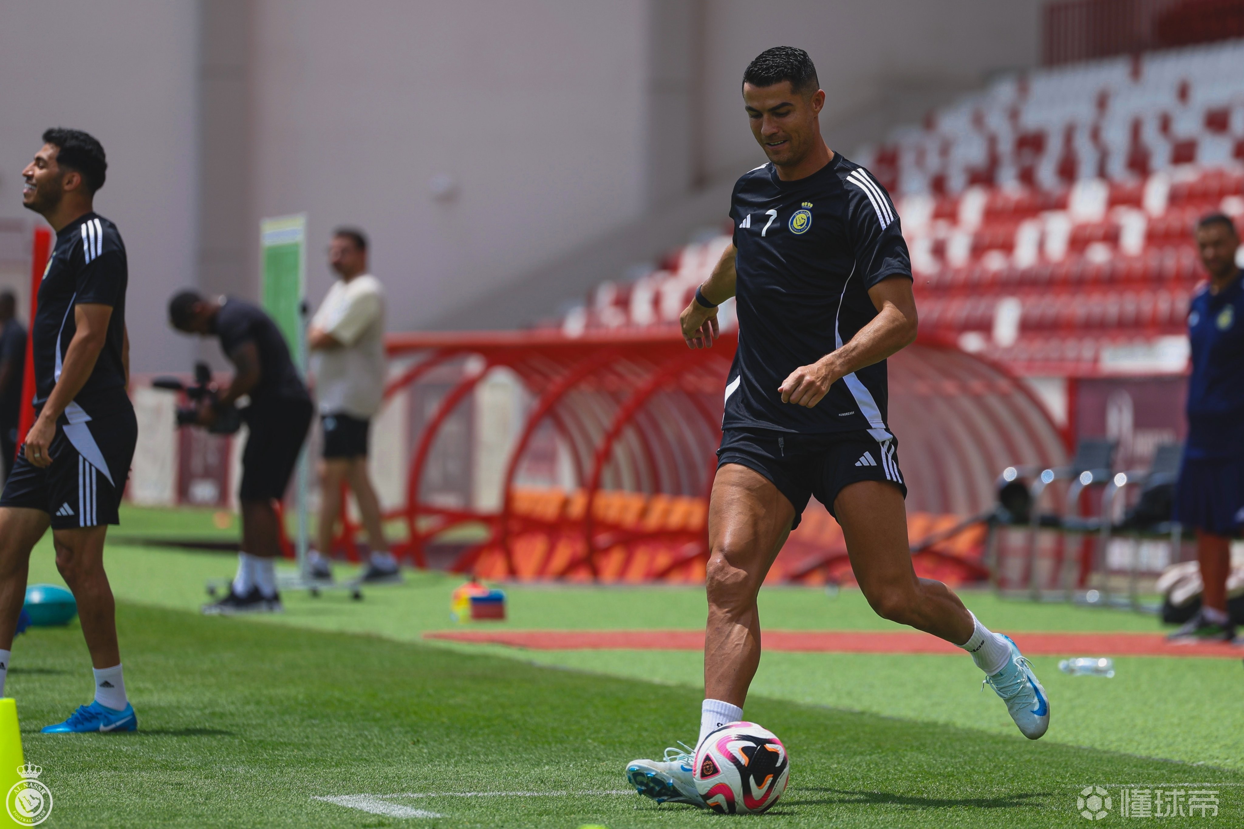 KAIYUN-C罗重返赛场,持续失利首场状态出色,德国队观众沸腾!