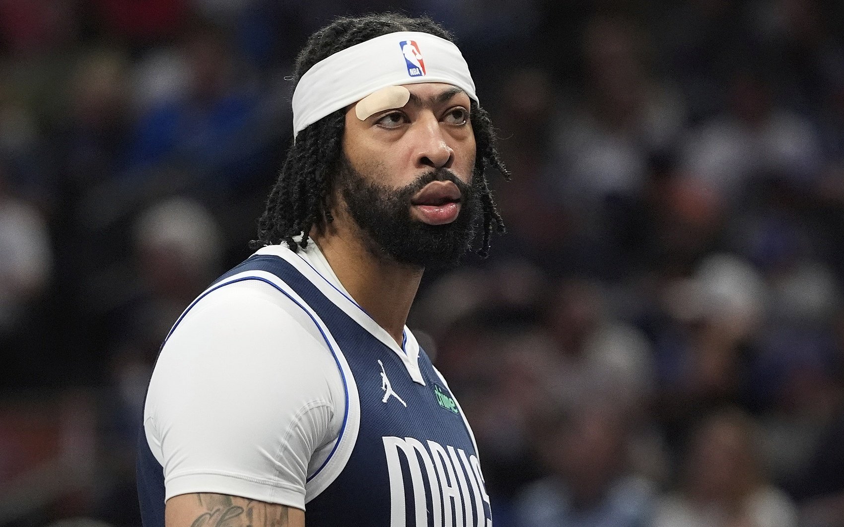 KAIYUN-浓眉哥在利物浦比赛中重要助攻，锐不可当引发热议！