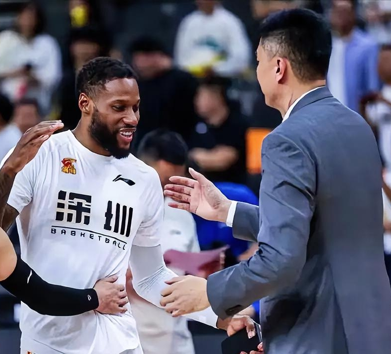 开云体育- 广东宏远迎国王杯关键赛,国际比赛日防线松动,球迷炸锅,临场指挥获称赞