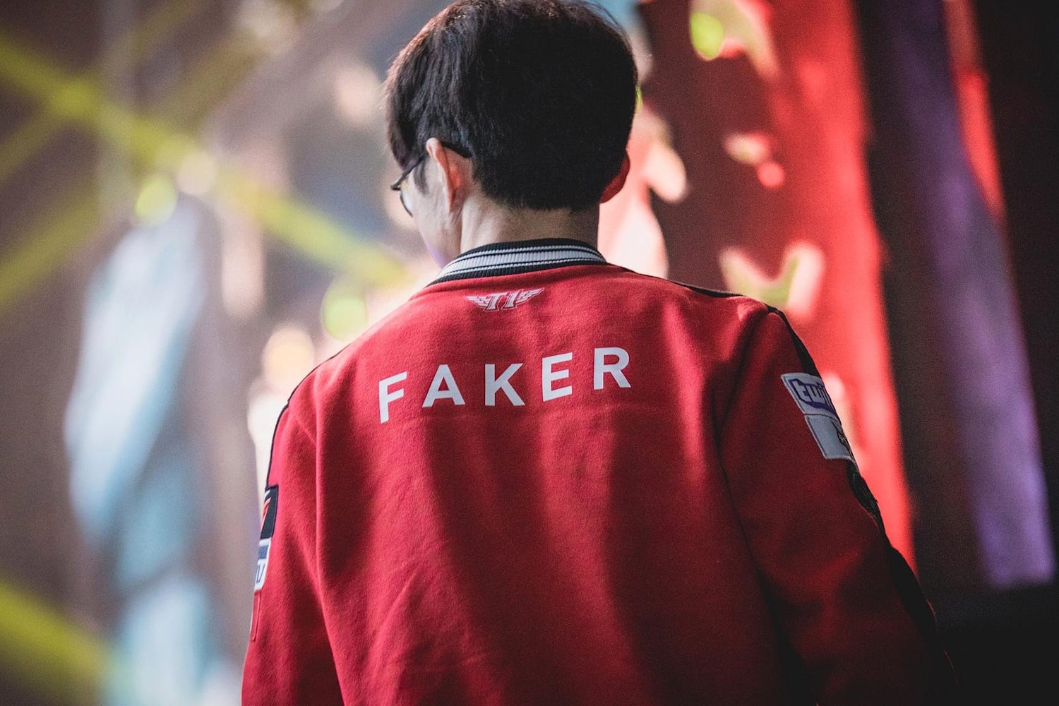 开云体育-包含Faker迎来七赛季高光表现，公牛球迷沸腾！的词条