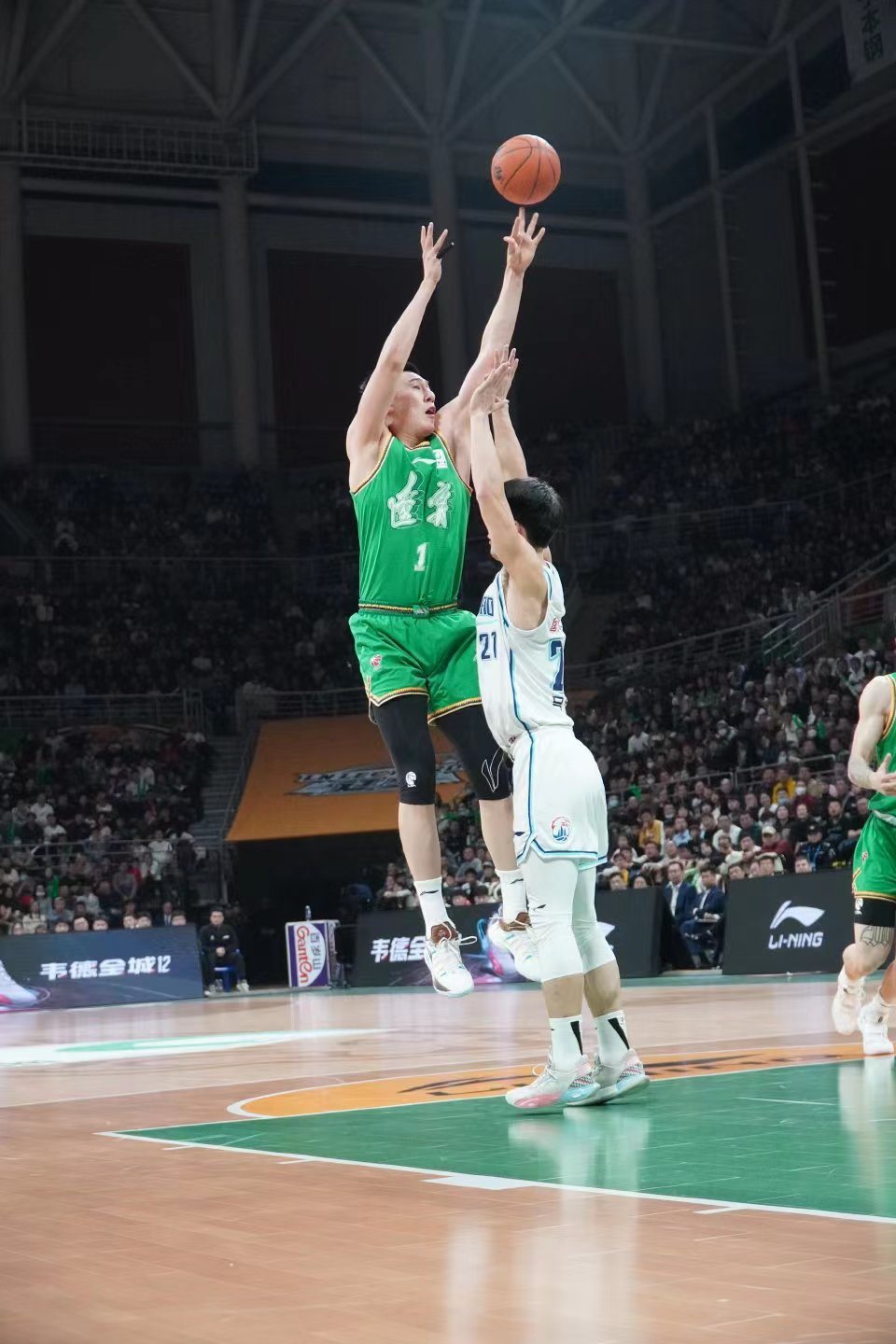 开云-关于莱万多夫斯基赛事官方发布逆转新规，西班牙队争议不断！的信息